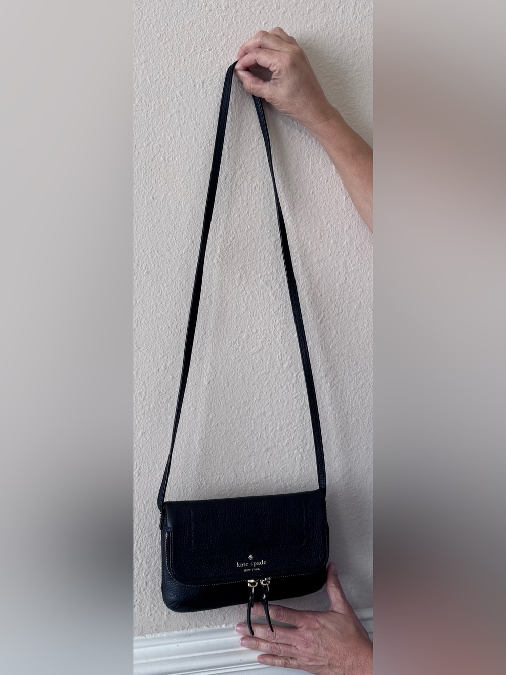 kate spade black pebbled leather crossbody bag